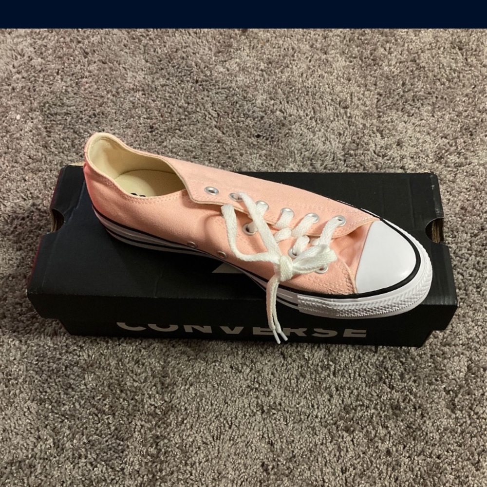 Converse shoes light pink